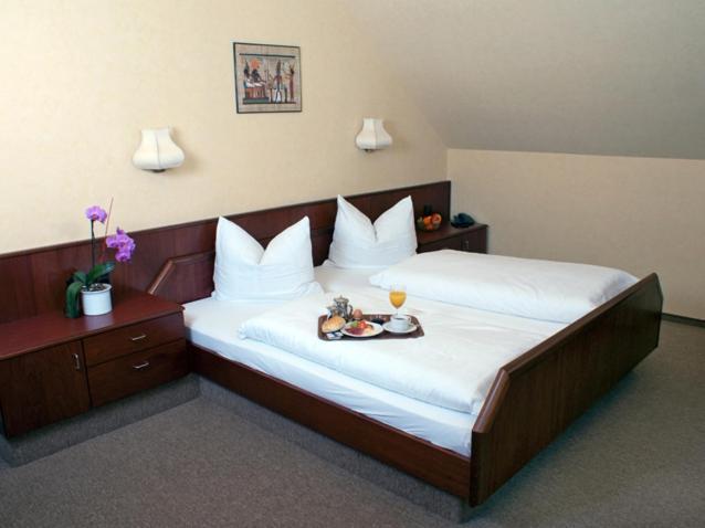 Hotel-Restaurant Lowen Süßen Oda fotoğraf